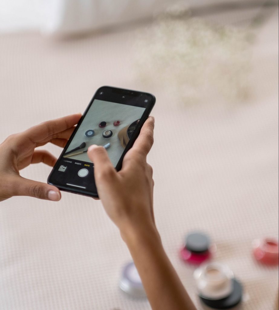 How to increase your holiday sales with blogger gift guides